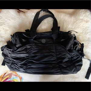 Cute lululemon gym or travel bag!
